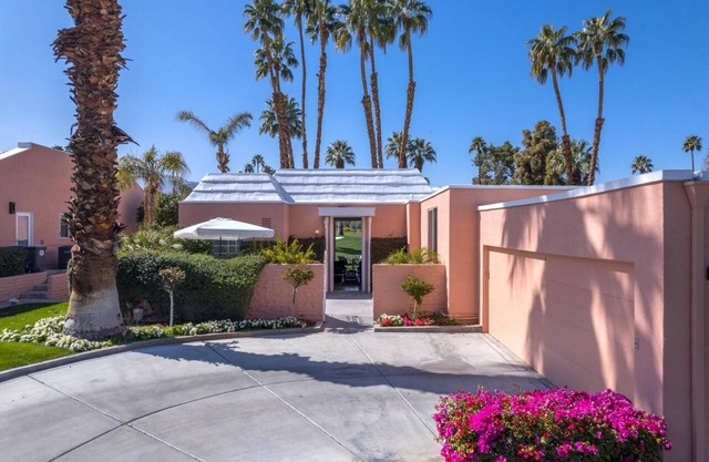 Estilo Hollywood Regency con impresionantes vistas