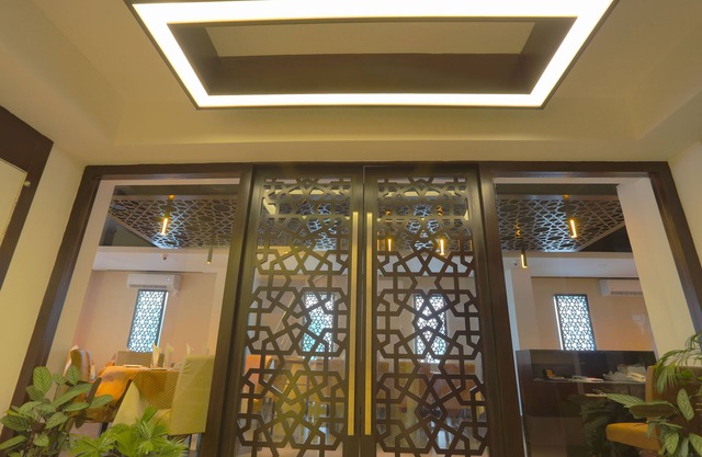 Holy Inn