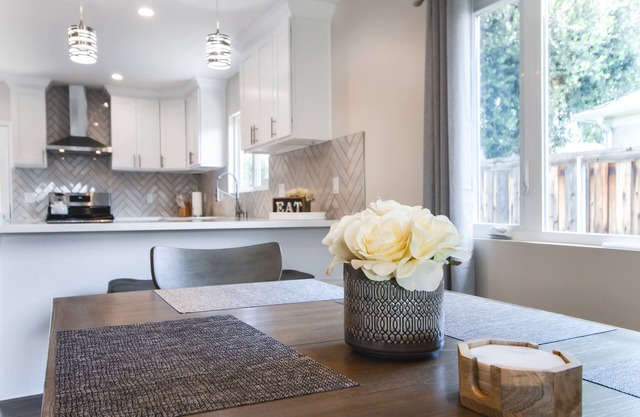 Home in Pasadena - Rose Bowl