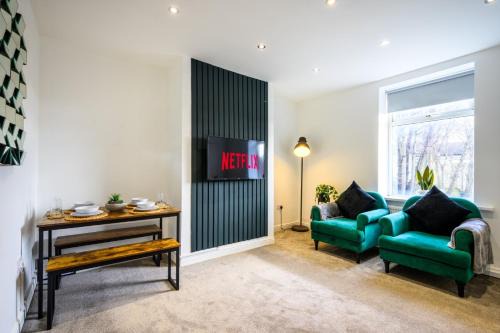 Home in West Yorkshire, Close to Leeds City Center, Sleeps 3!