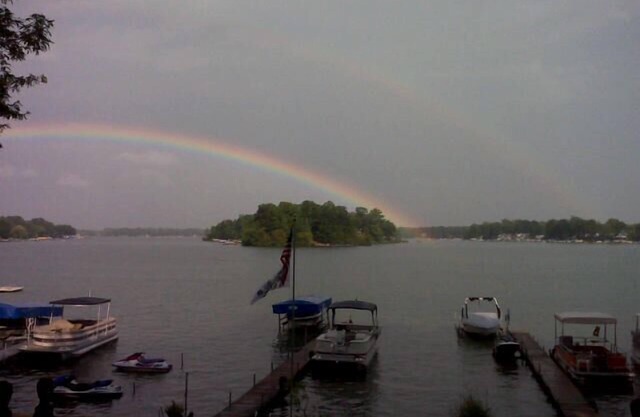 550 ACRE LAKEFRONT MAGICO FAMILY ALQUILER Y BARRIO. FONDO DE ARENA / NO SEEWE