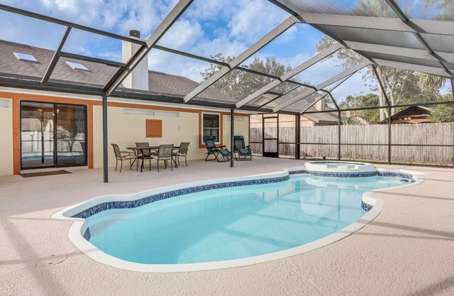 Home w/ Pool 5 Mi to Neptune Beach in Jacksonville