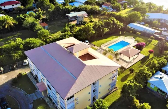 Homerez - ¡A 100 m de la playa! Apartamento para 2 pers. con piscina compartida