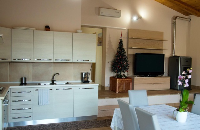 Homerez - Apartamento para 7 pers. con piscina compartida en Bosco di Caiazzo