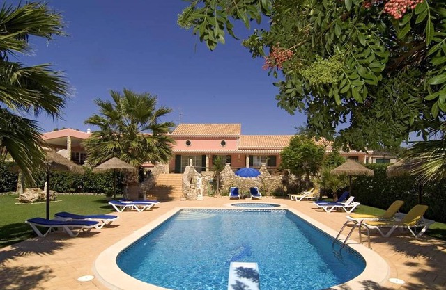 Homerez - Apartamento a 5 km de la playa para 5 pers. con piscina compartida