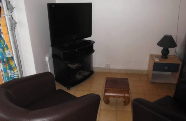 Homerez - Casa encantadora en Saint-Anne con terraza y jardín cerrado