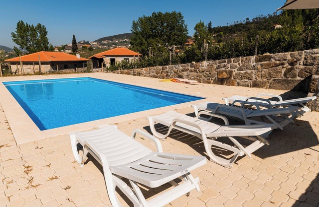Homerez - Encantadora Casa en Fornos + Piscina Compartida
