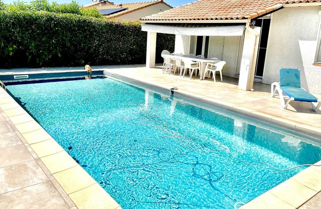 Homerez - Bonita casa para 3 pers. con piscina, jardín y terraza en La Calmette
