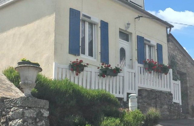 Homerez - Casa cómoda en Châteaulin con jardín y terraza.