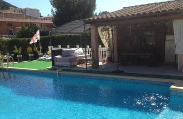 Homerez - Apartamento a 3 km de la playa para 4 pers. con piscina compartida