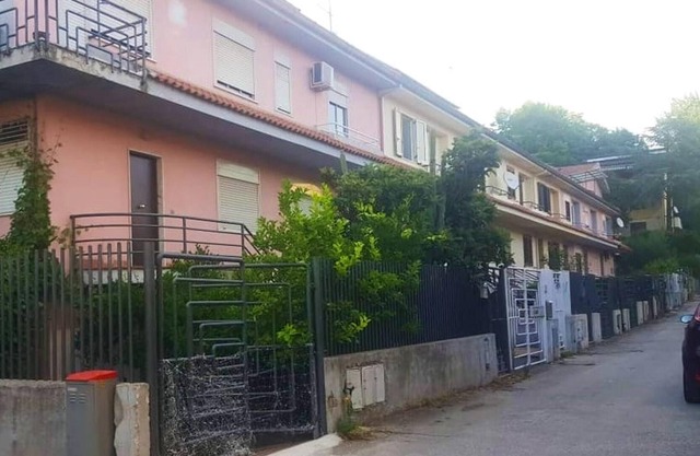 Homerez - Bonito apartamento para 2 pers. con jardín y terraza en Telese Terme