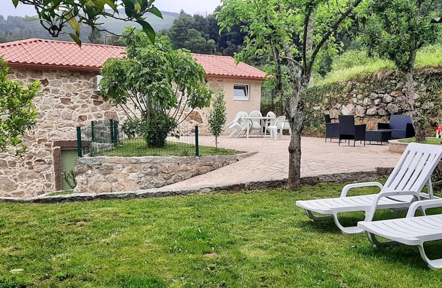 Homerez - Nice house for 6 ppl. with garden and terrace at Barrio