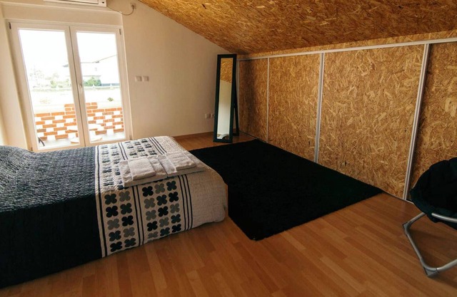 Homerez - Casa a 11 km de la playa para 5 pers. con balcón en Ponte de Vagos