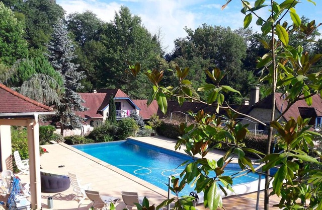 Homerez - Villa para 12 pers. con piscina, terraza y balcón en Jurançon