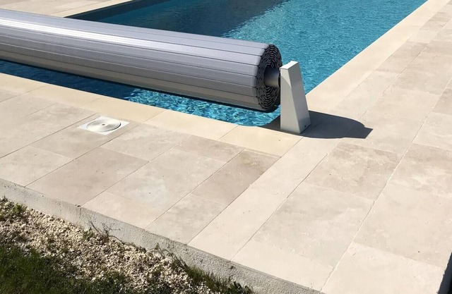 Homerez - Espaciosa villa para 8 pers. con piscina, jardín y terraza en Virollet