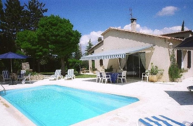 Homerez - Villa para 8 pers. con piscina, jacuzzi, terraza y balcón en Céreste