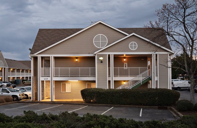HomeTowne Studios by Red Roof Spartanburg - Asheville Highway