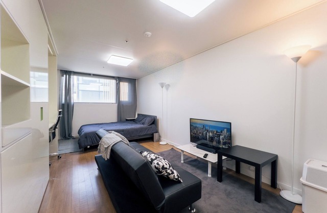 [Hongdae Station 2 minutes away] Spacious Home in the heart of Hongdae