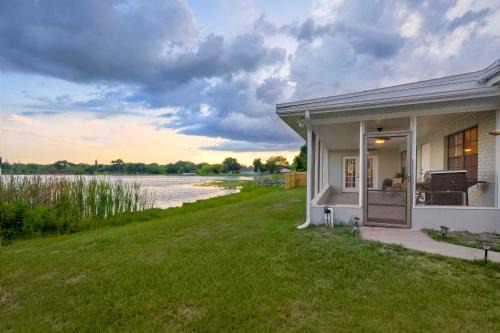 Hook, Line and Leisure Lakefront Gem with Porch!