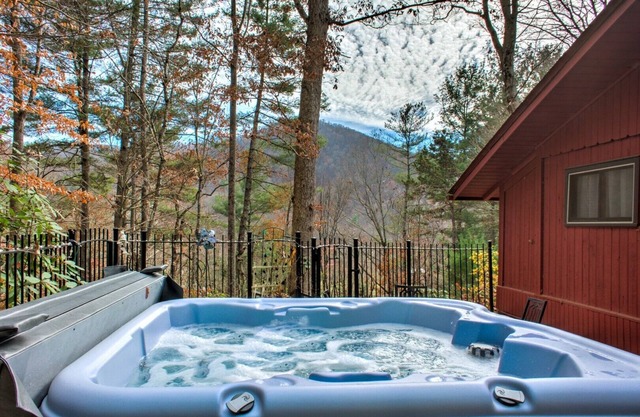 Hoot on the Hill | Decks, Fire Pits & Garden Charm + Biltmore Pass | Near AVL