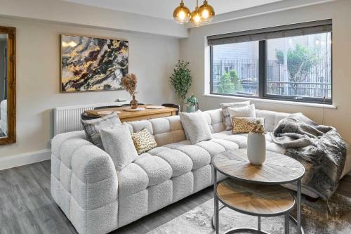 Host & Stay - Chic Townhouse by the Docks