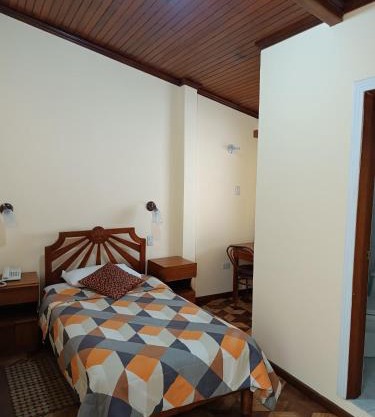 Hostal Your Home