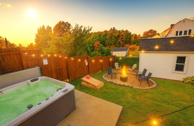 Bourbon Country, HOT TUB, New Firepit, BBQ Grill! Fall Savings Now!