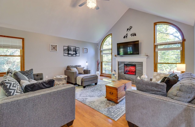 Hot Tub, Deck & Game Room: Spacious Poconos Escape