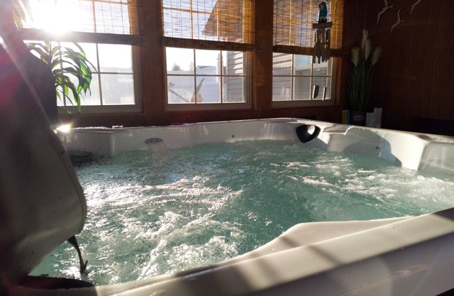 Hot Tub Hideaway 3 BR