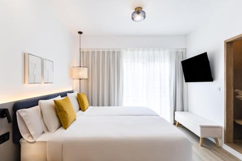 Hotel Adonis Pelinor