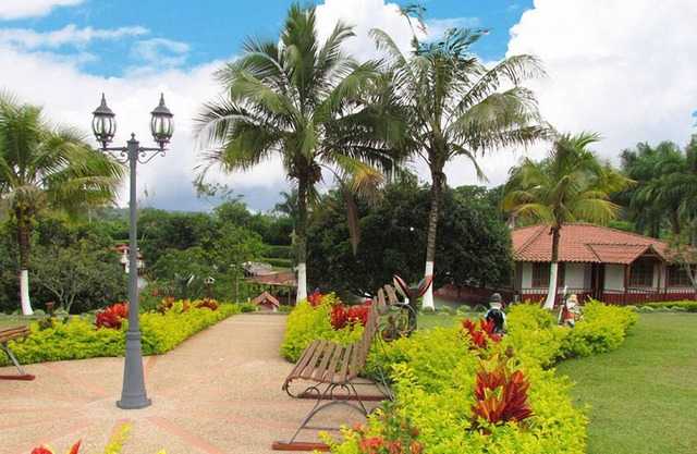 Hotel Campestre Pueblo Bello