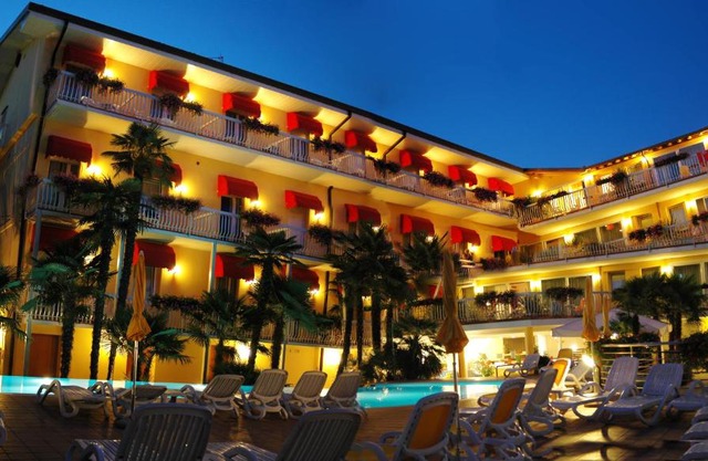 Hotel Capri Bardolino 3S