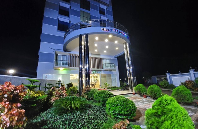 Hotel Khan Palace