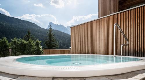 Hotel La Fradora - Dolomites Hotel