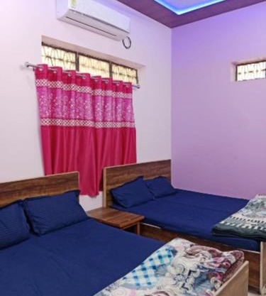 Hotel Mahadev guest house Fully AC OR NON AC Room In Varanasi