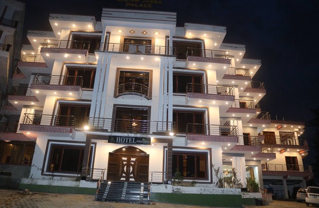Hotel Malam Jabba Palace