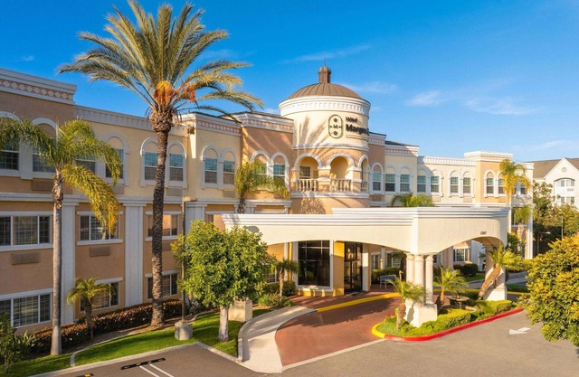 Hotel Marguerite Anaheim/Garden Grove, Trademark Collection by Wyndham