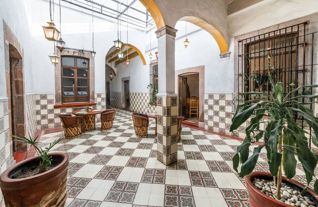 Hotel Meson de Isabel