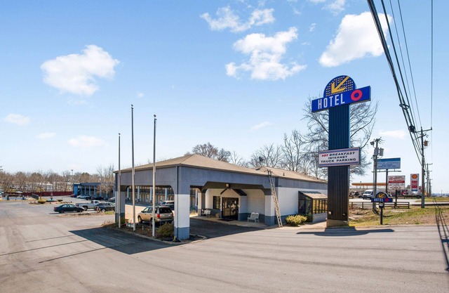 Hotel O Columbia Downtown near I-65