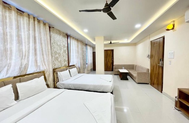 Hotel Rudra - near Ghats and Temple