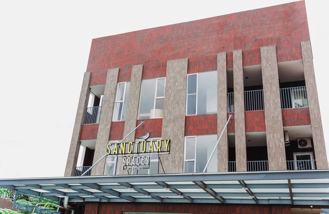 Hotel Sanctuary Slipi