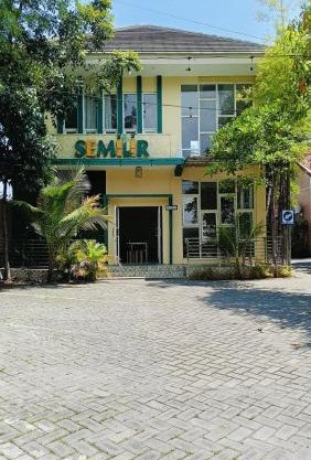 Hotel Semilir Syariah Sampang