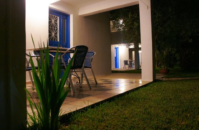 Casa de vacaciones de verano en un hermoso espacio al aire libre con piscina