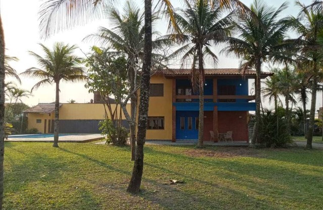 CASA EN LA PLAYA CON PISCINA - PE EN LA ARENA