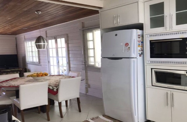 Casa a 100 metros del mar, con balcón, internet y hasta 9 personas.