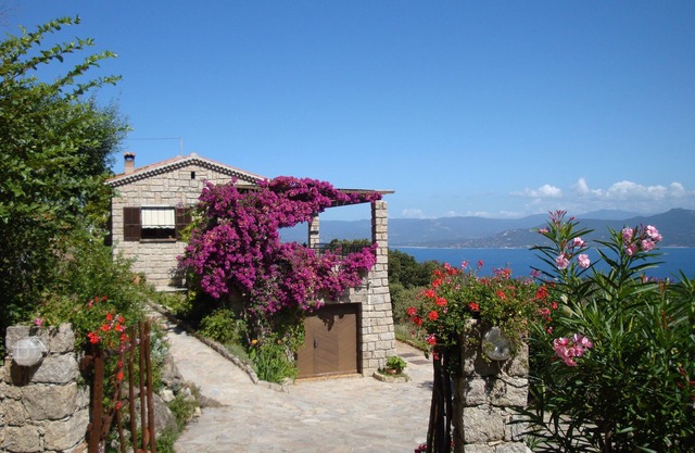 Casa 6 personas con vistas panorámicas al mar ya la montaña, calma absoluta