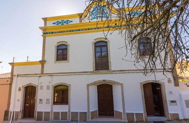 CASA CONSTRUIDA EN EL MODELO TRADICIONAL DE ALGARVIO