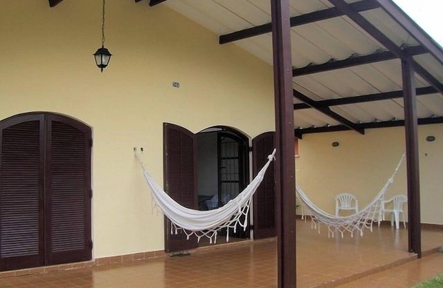 Casa en Bertioga, con piscina, aire acondicionado, cerca de Sesc - 3 dormitorios