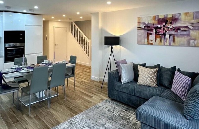 House in Croydon welcomes you to Comfort and style