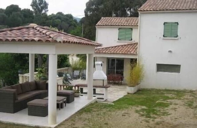 Cerca de Ajaccio casa ubicada en completa Rural Cerca de la ciudad costa montaña